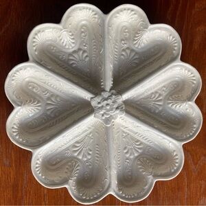 The Met stoneware shortbread cookie baking dish